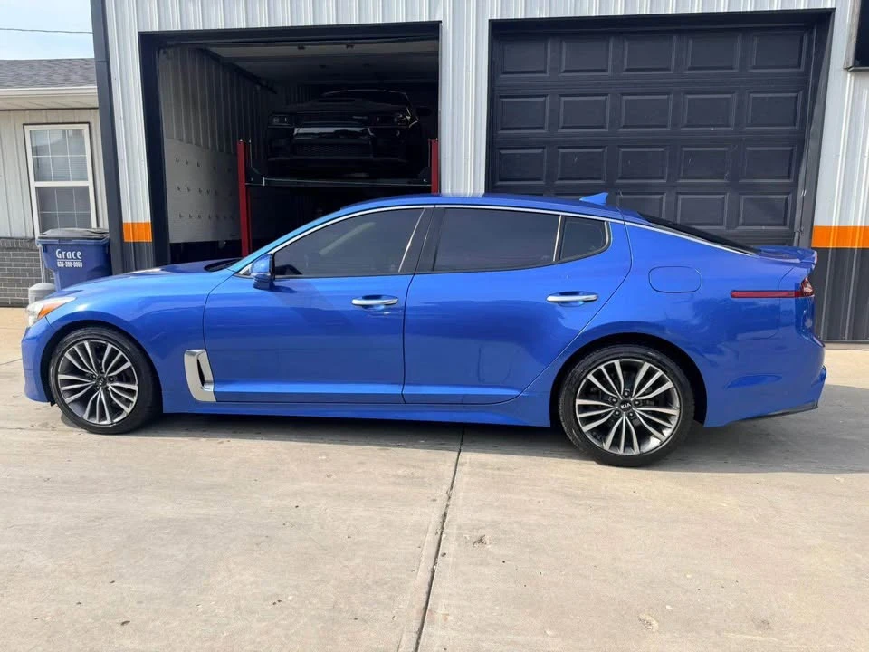 2019 Kia Stinger - Image 9 of 16