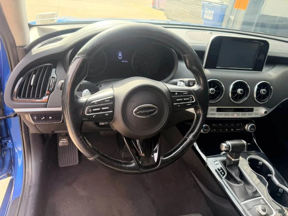 2019 Kia Stinger - Image 12 of 16