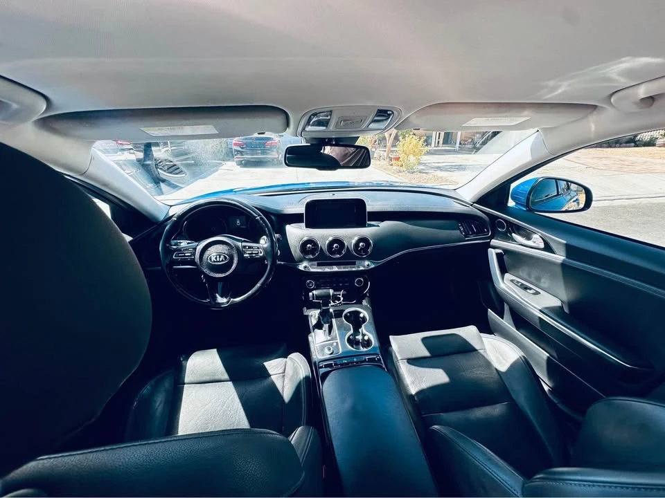 2019 Kia Stinger - Image 4 of 8