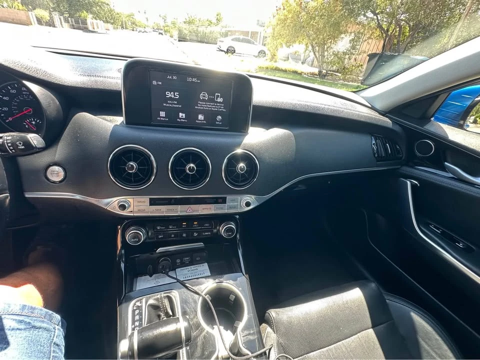 2019 Kia Stinger - Image 6 of 8