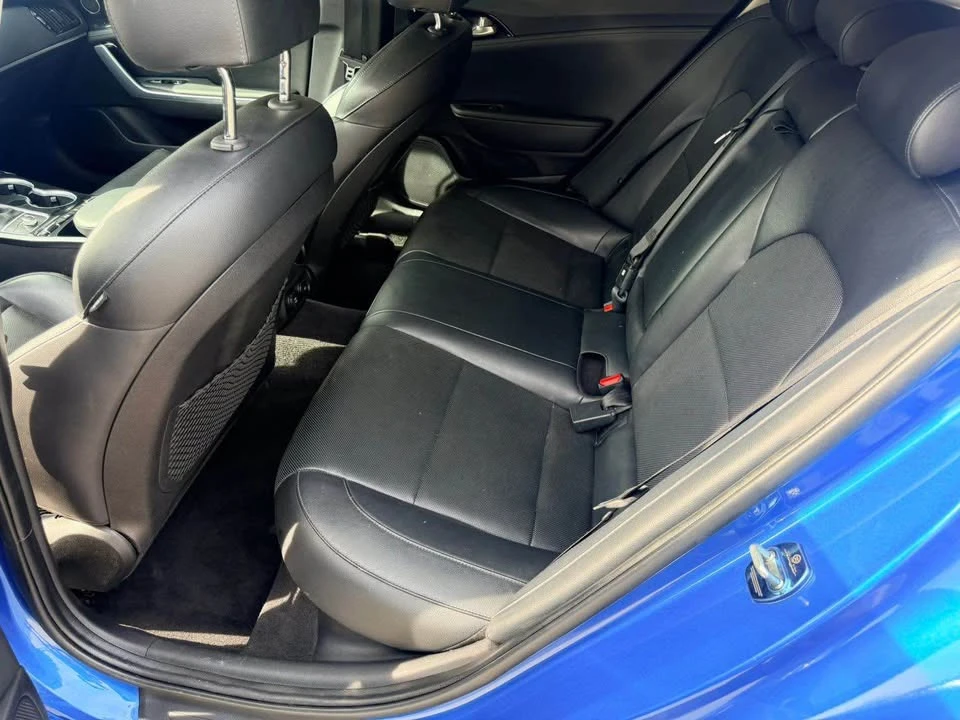 2019 Kia Stinger - Image 13 of 16