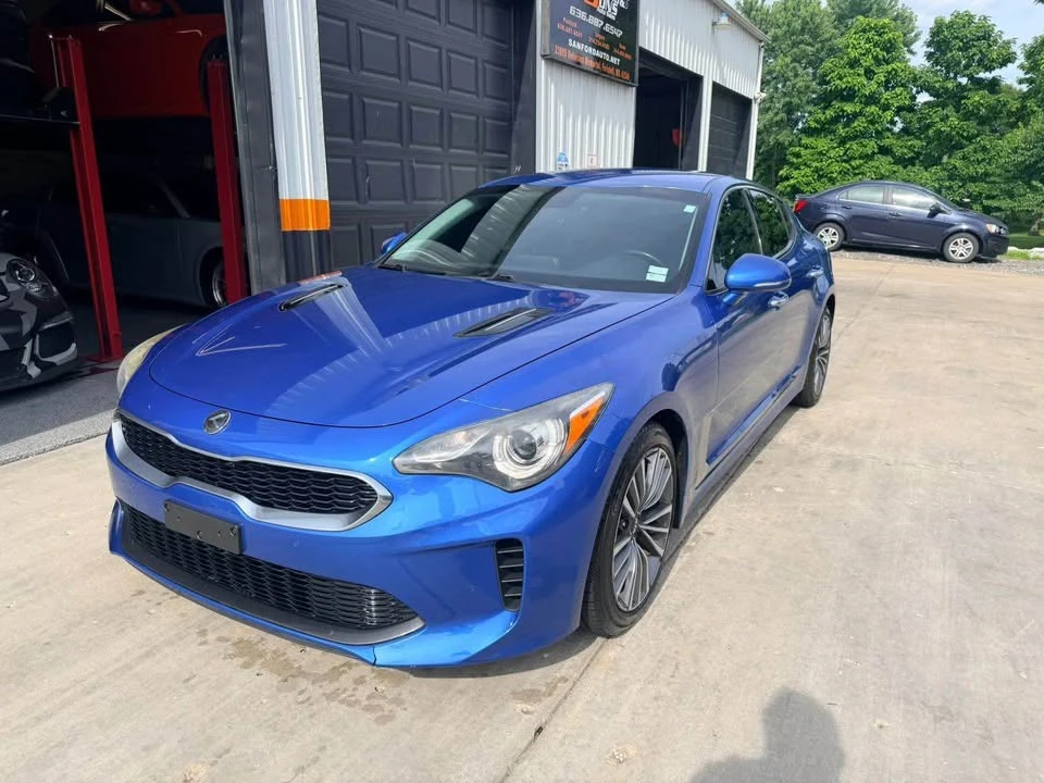 2019 Kia Stinger - Image 2 of 16