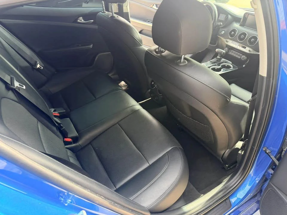 2019 Kia Stinger - Image 14 of 16