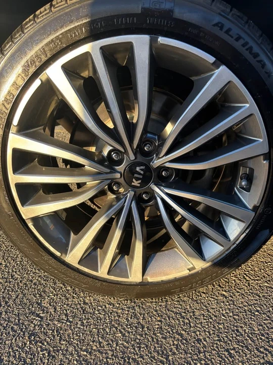 2019 Kia Stinger - Image 10 of 13