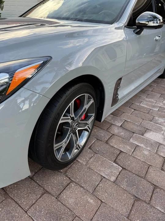 2019 Kia Stinger - Image 8 of 14