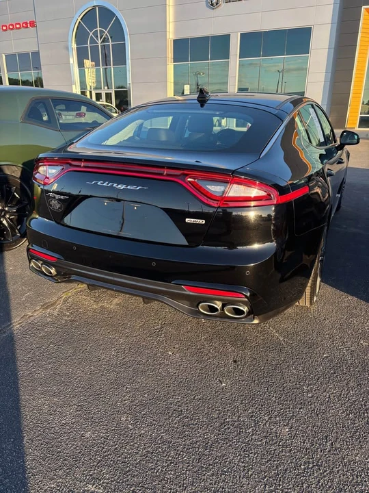 2019 Kia Stinger - Image 4 of 13