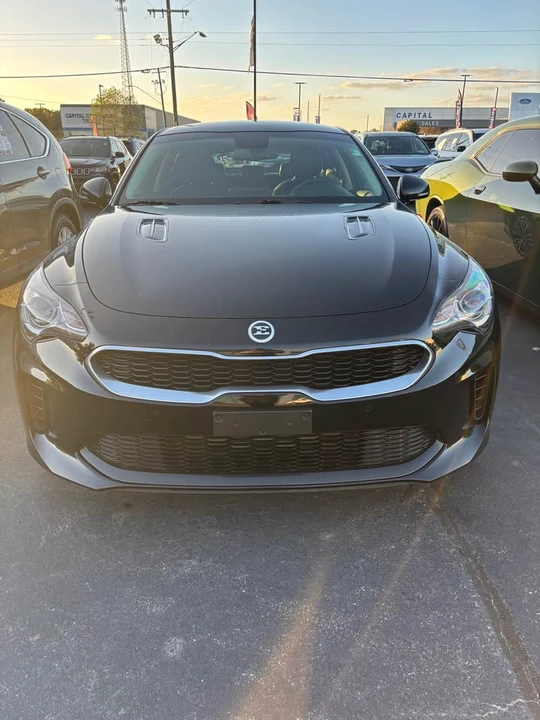 2019 Kia Stinger - Image 2 of 13