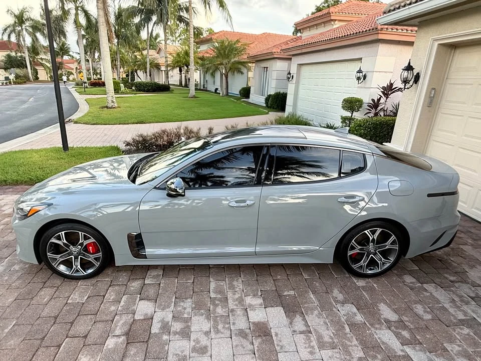 2019 Kia Stinger - Image 9 of 14