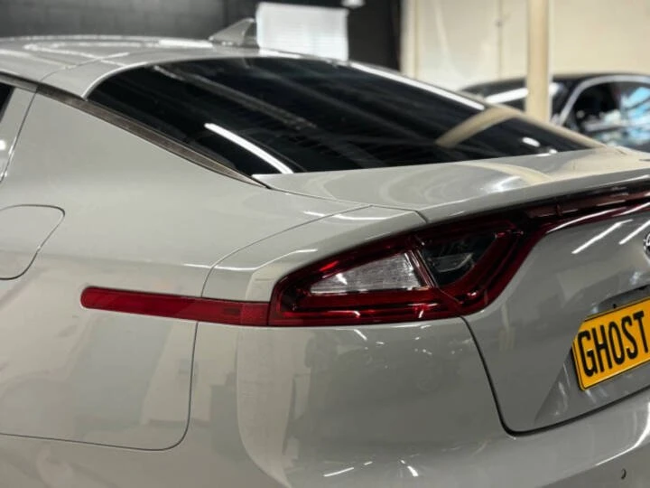 2019 Kia Stinger - Image 10 of 18