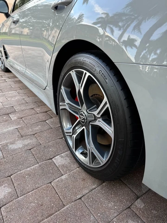 2019 Kia Stinger - Image 5 of 14