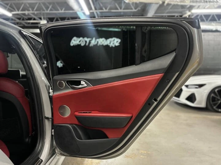 2019 Kia Stinger - Image 13 of 18