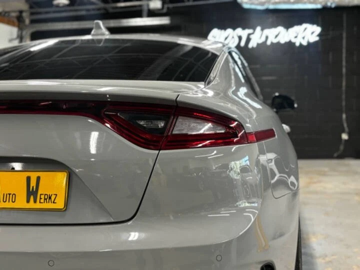 2019 Kia Stinger - Image 11 of 18