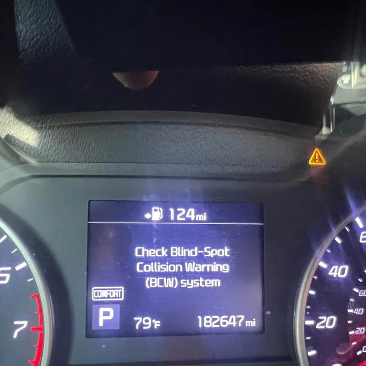 2019 Kia Stinger - Image 11 of 16