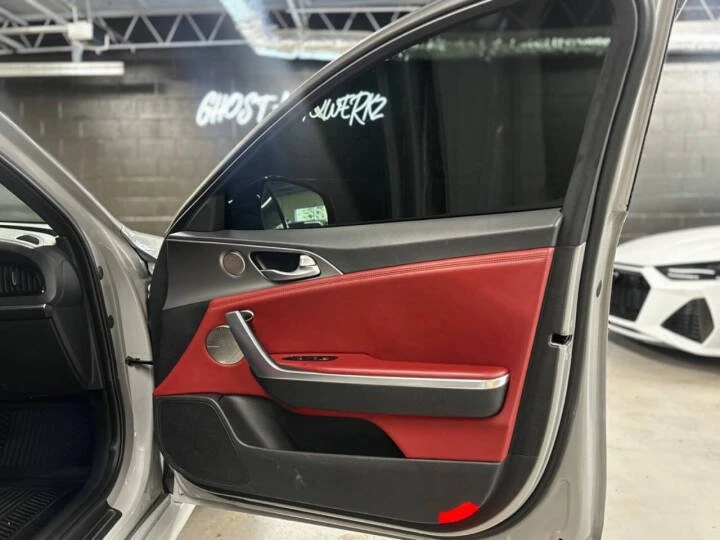 2019 Kia Stinger - Image 12 of 18