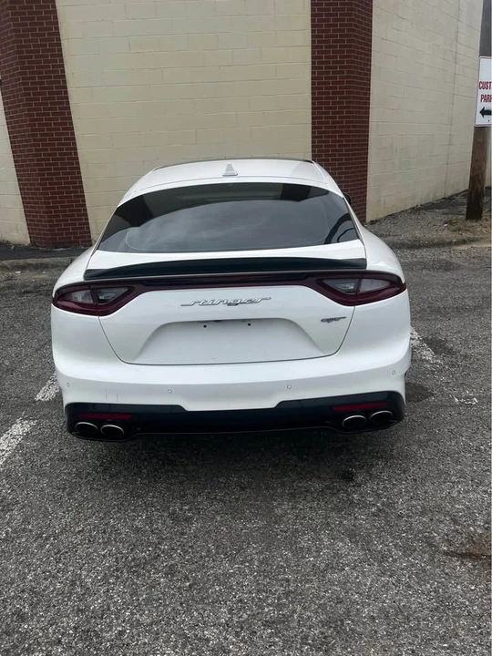 2019 Kia Stinger - Image 2 of 8