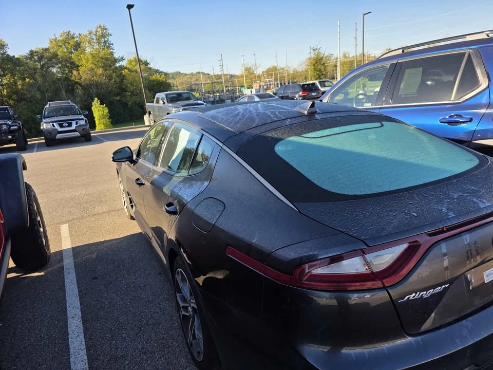 2019 Kia Stinger - Image 2 of 7