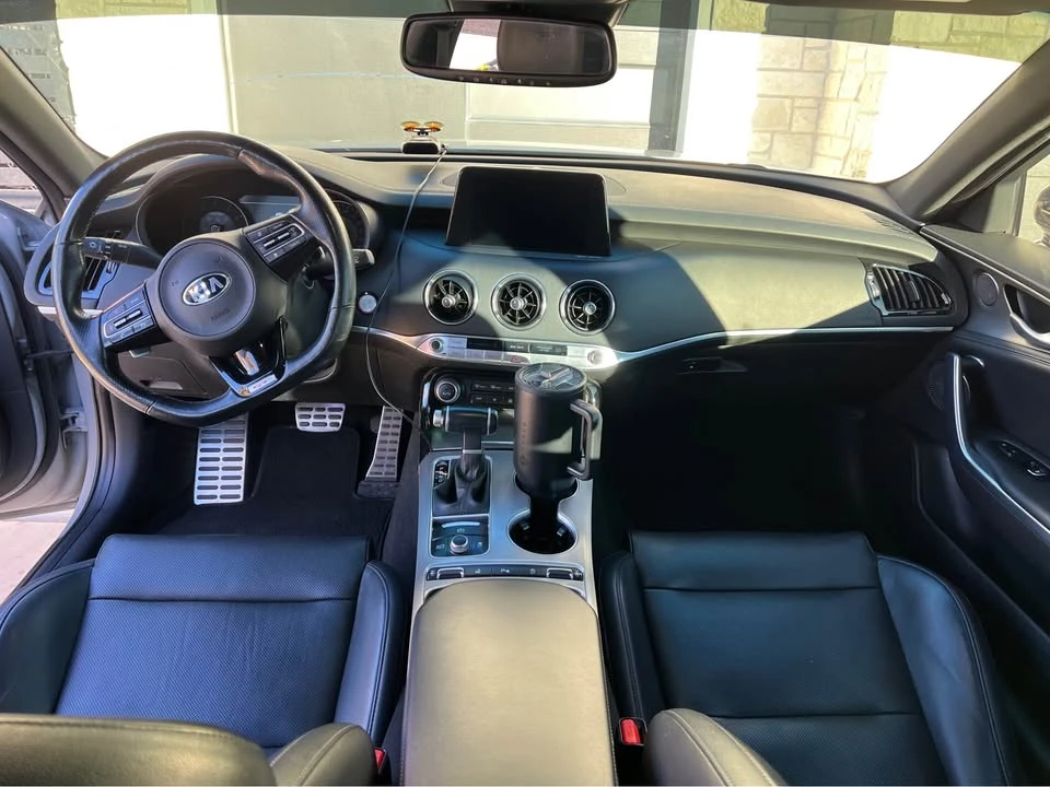 2019 Kia Stinger - Image 8 of 15