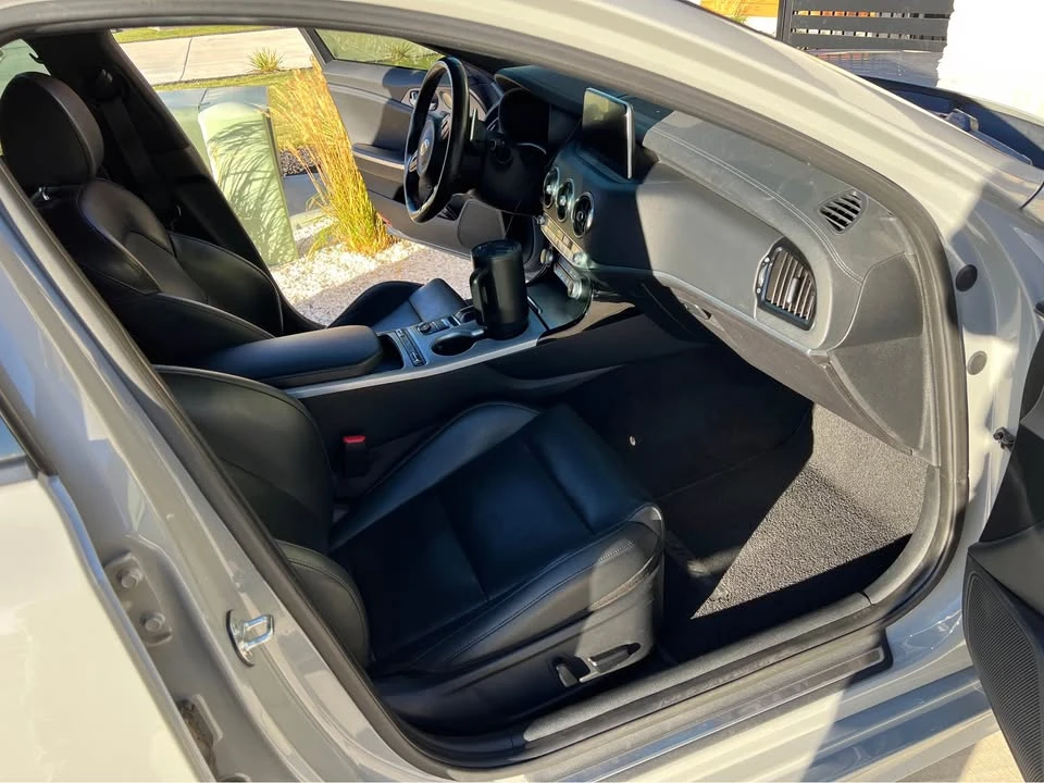 2019 Kia Stinger - Image 11 of 15