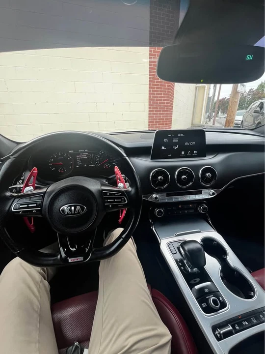 2019 Kia Stinger - Image 5 of 8