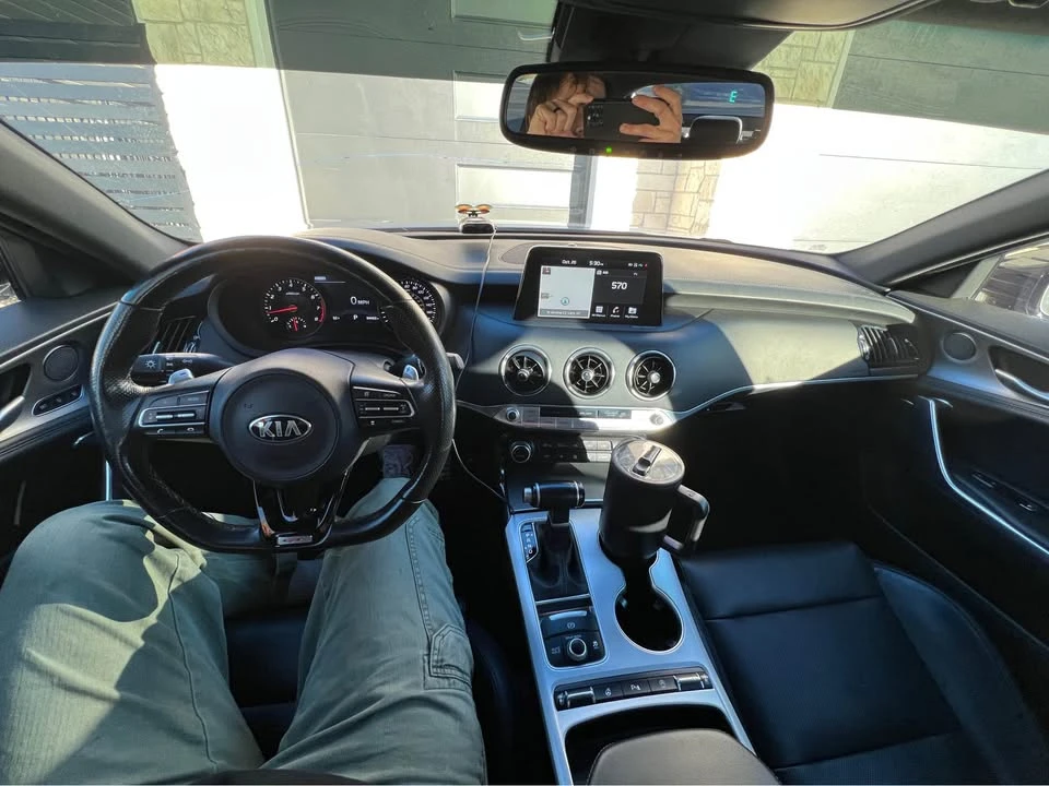 2019 Kia Stinger - Image 12 of 15