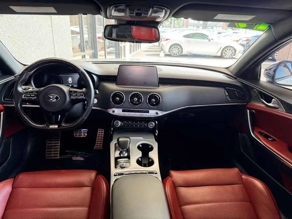 2019 Kia Stinger - Image 6 of 10