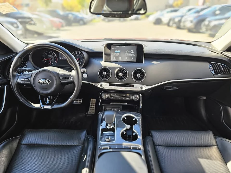 2019 Kia Stinger - Image 12 of 17