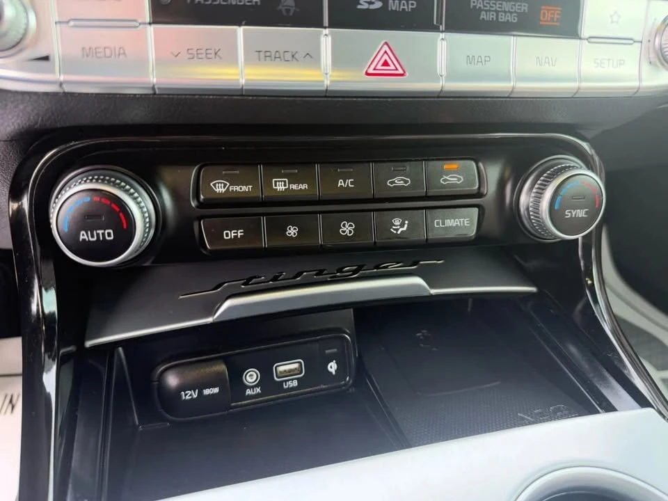 2019 Kia Stinger - Image 12 of 20