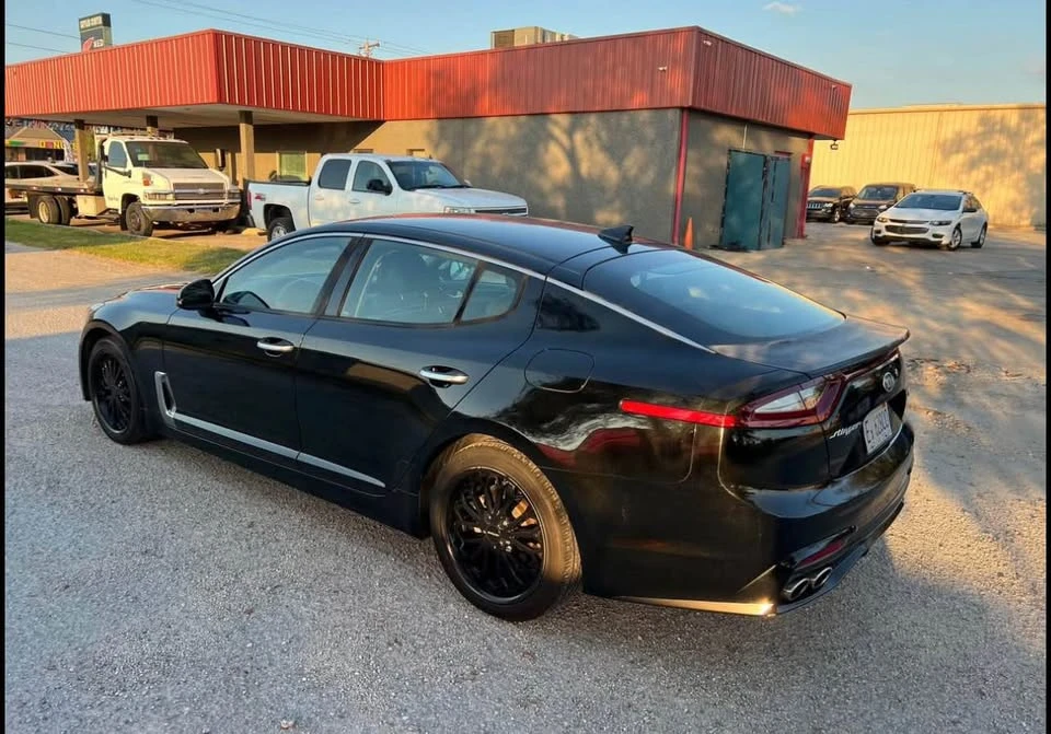 2019 Kia Stinger - Image 4 of 10