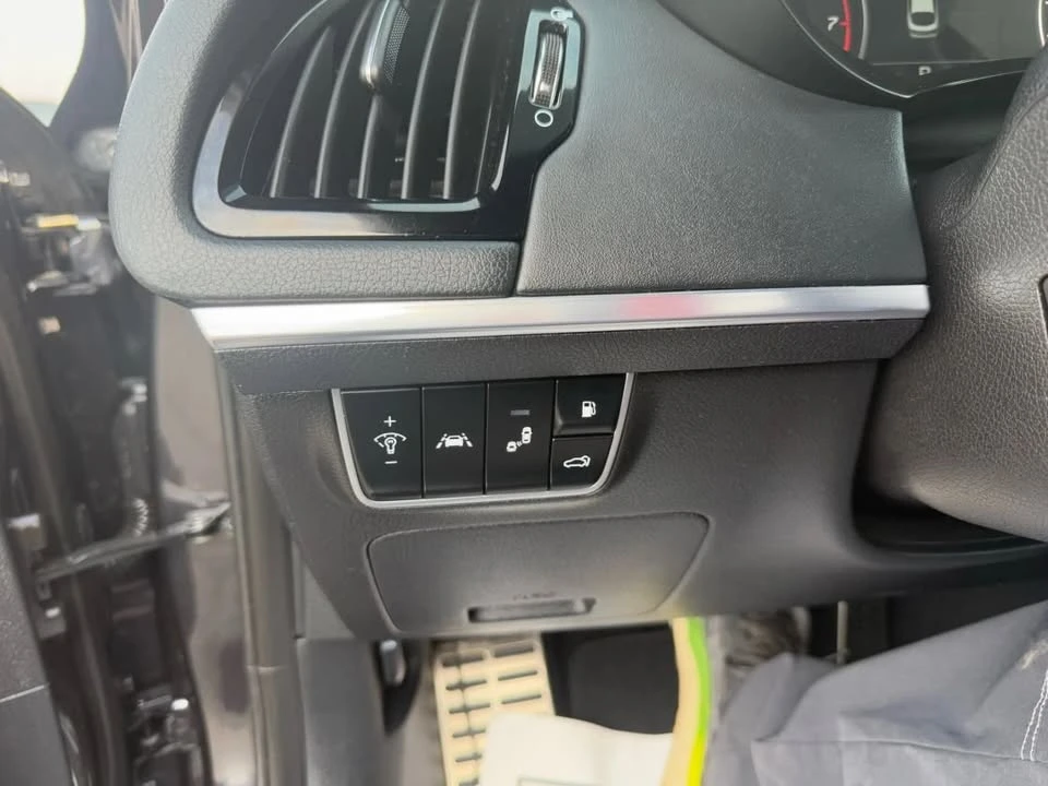 2019 Kia Stinger - Image 15 of 20