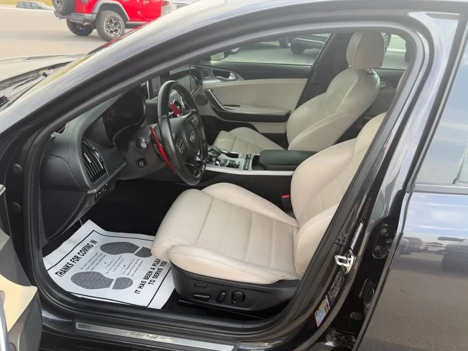 2019 Kia Stinger - Image 8 of 20