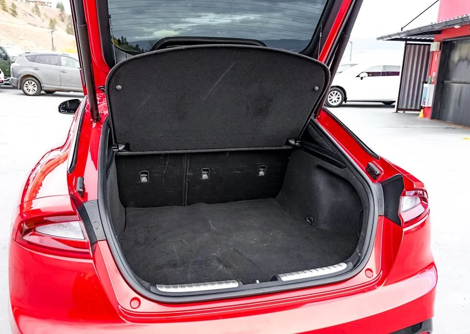 2019 Kia Stinger - Image 10 of 15