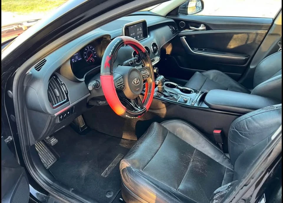 2019 Kia Stinger - Image 6 of 10