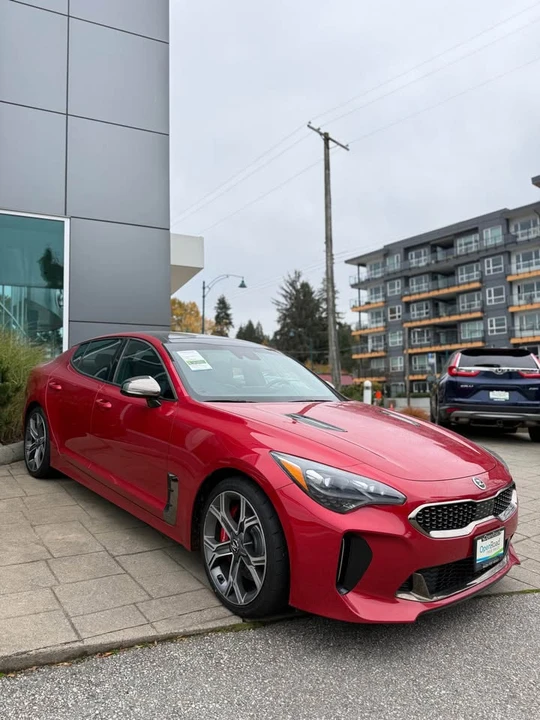 2019 Kia Stinger - Image 2 of 7