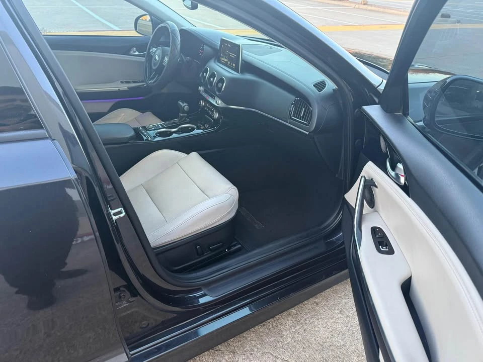 2019 Kia Stinger - Image 13 of 19