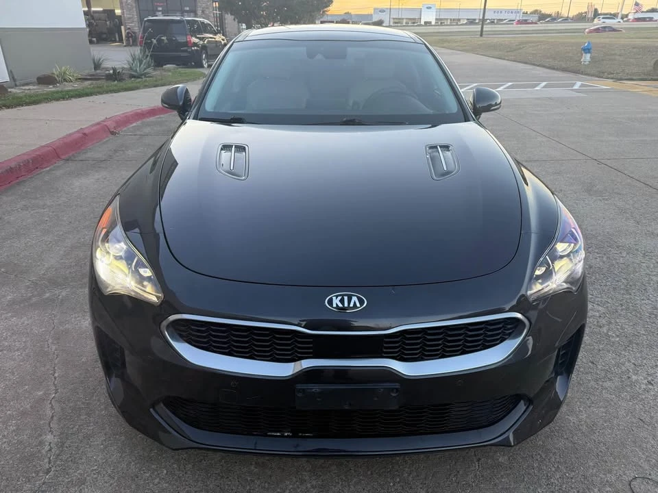 2019 Kia Stinger - Image 8 of 19