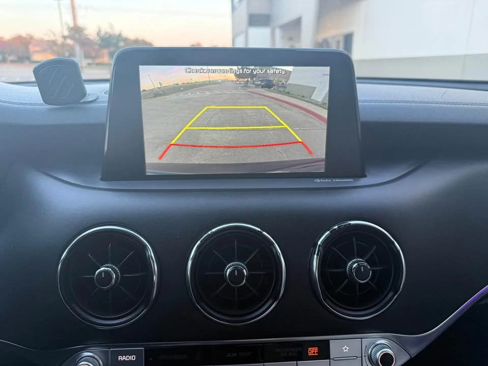 2019 Kia Stinger - Image 17 of 19