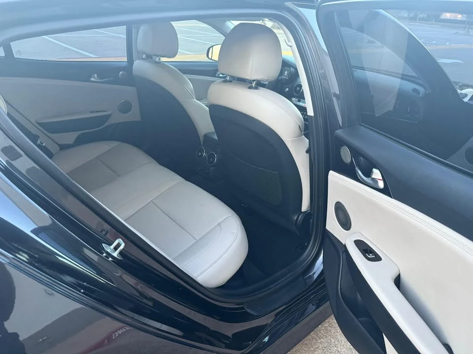 2019 Kia Stinger - Image 14 of 19