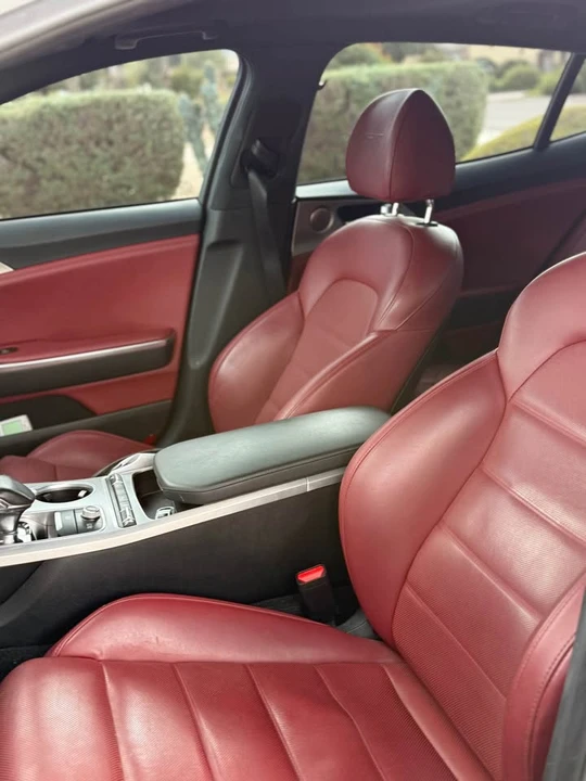 2019 Kia Stinger - Image 7 of 10