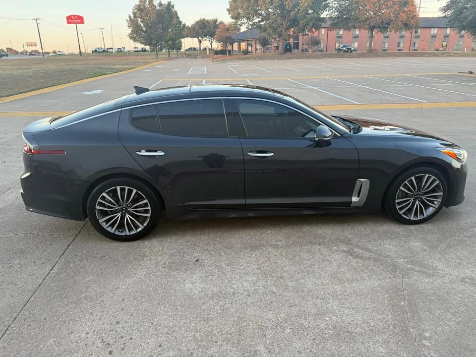 2019 Kia Stinger - Image 7 of 19