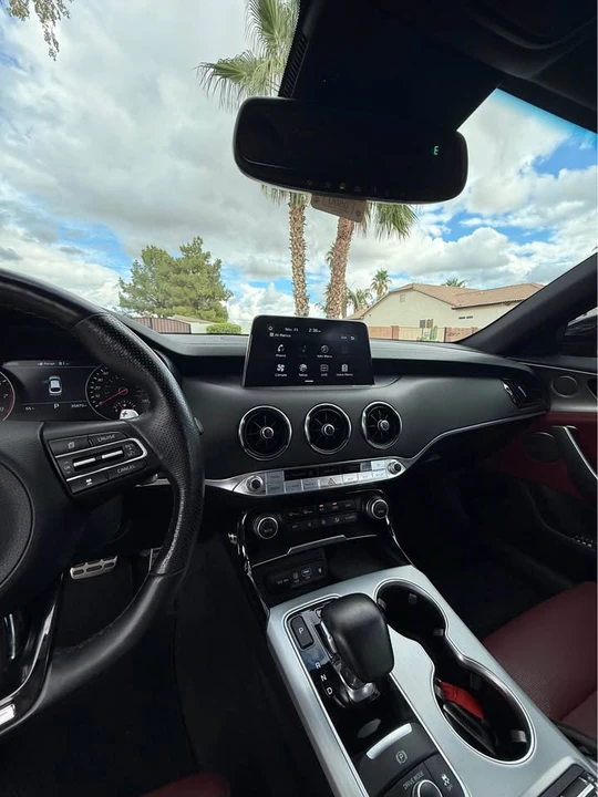2019 Kia Stinger - Image 9 of 10