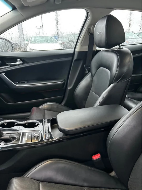 2019 Kia Stinger - Image 7 of 12