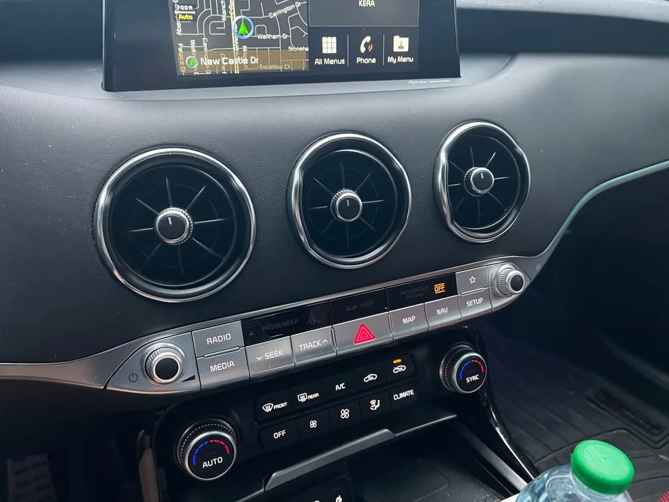 2019 Kia Stinger - Image 8 of 20