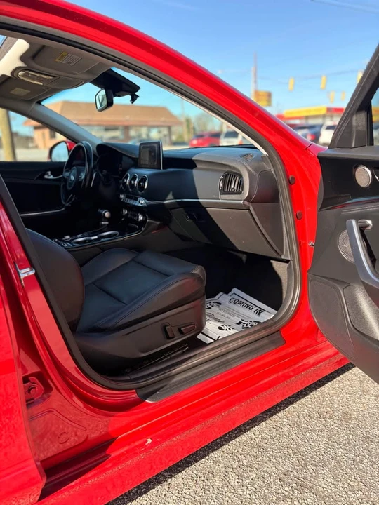 2019 Kia Stinger - Image 7 of 16