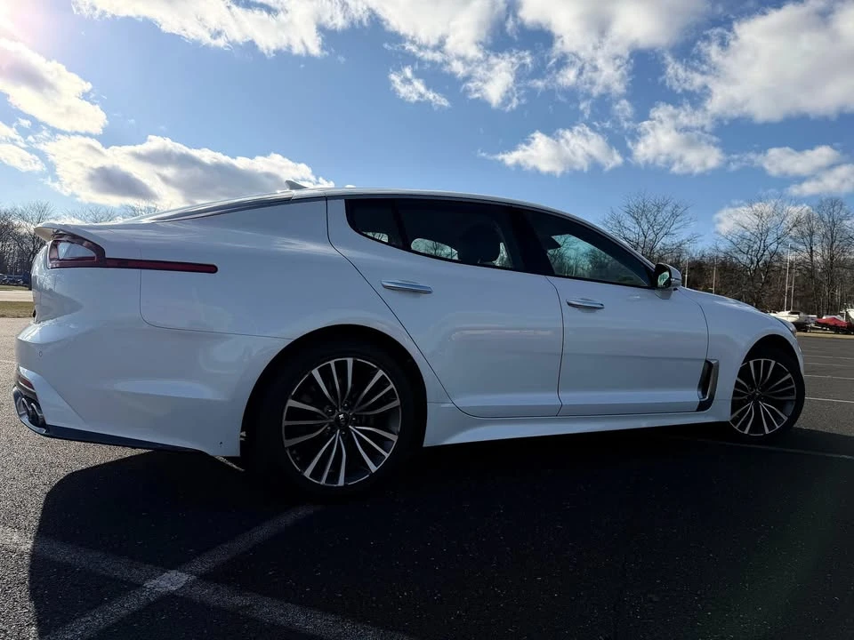 2019 Kia Stinger - Image 11 of 13
