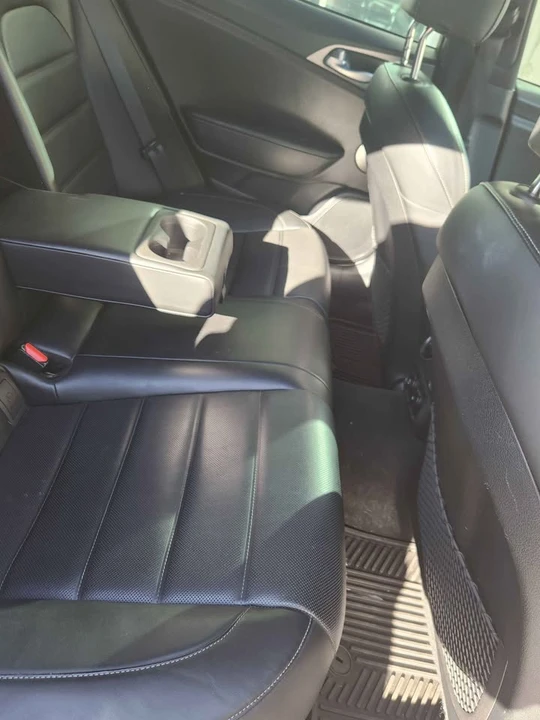 2019 Kia Stinger - Image 11 of 14