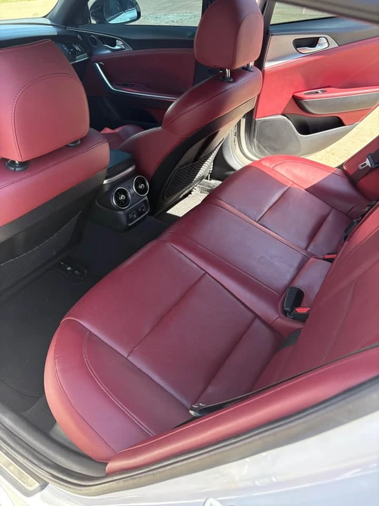 2019 Kia Stinger - Image 8 of 12