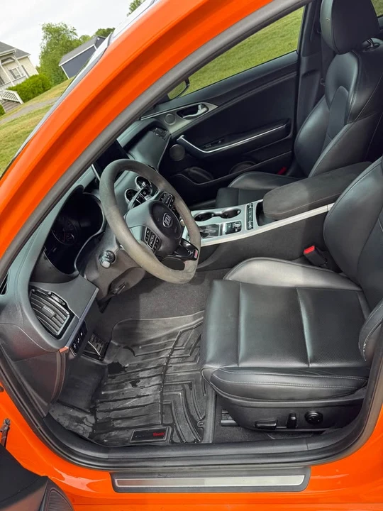 2019 Kia Stinger - Image 10 of 16