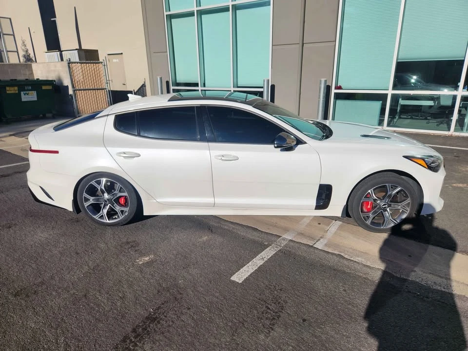 2019 Kia Stinger - Image 8 of 14