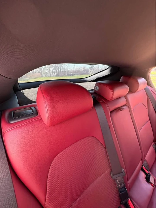 2019 Kia Stinger - Image 10 of 12