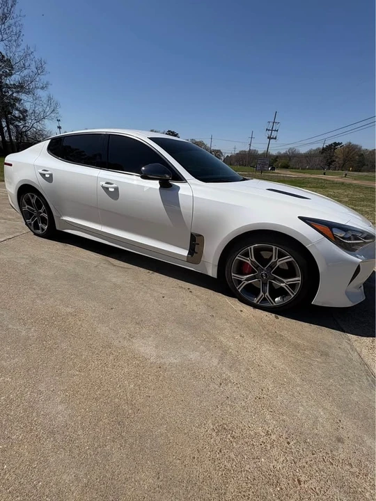 2019 Kia Stinger - Image 2 of 12